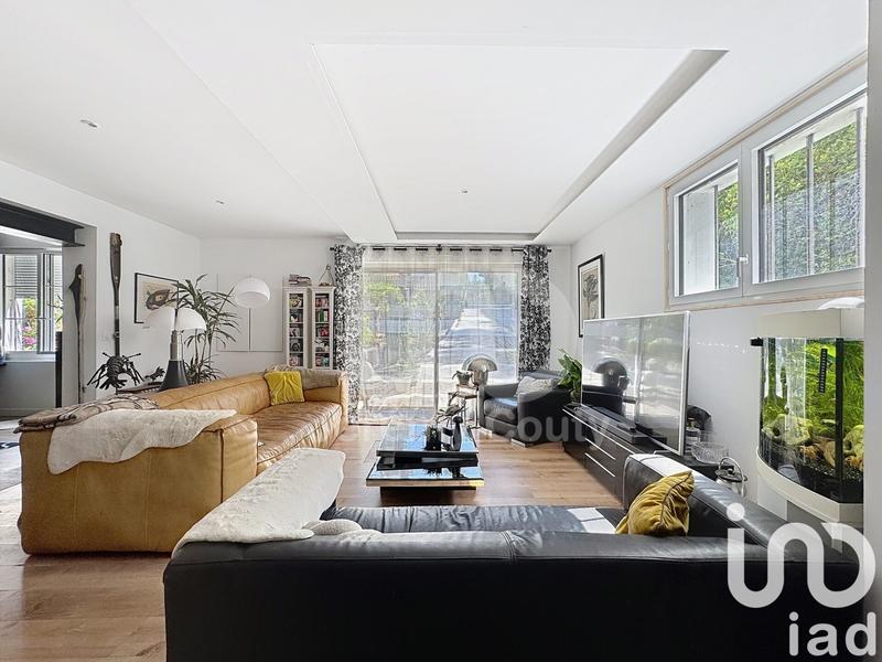 Maison - 200 m² - 11 pièces