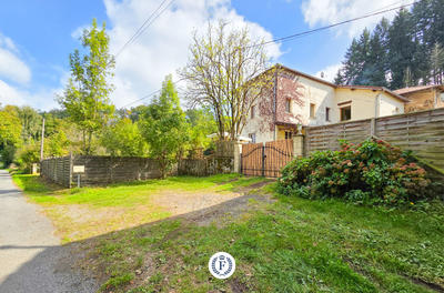 Maison - 224 m² - 8 pièces