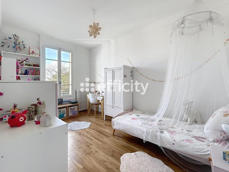 Pavillon - 135 m² - 6 pièces