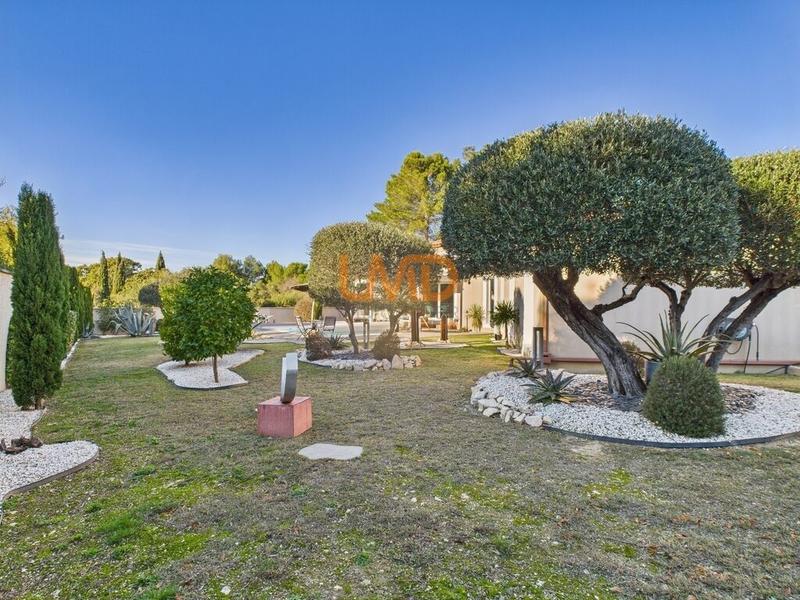 Propriété - 139 m² - 5 pièces