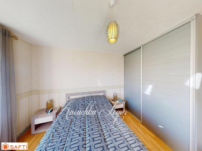 Maison - 280 m² - 9 pièces