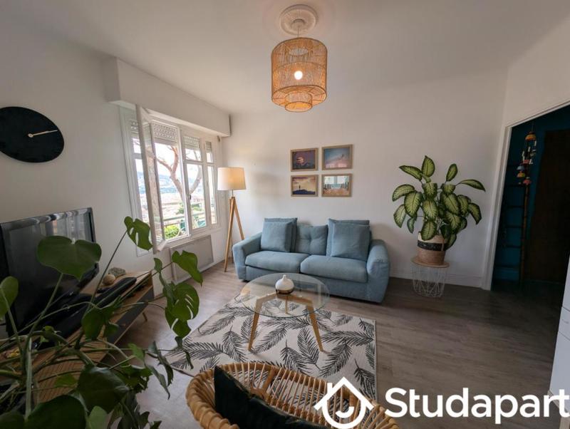 Chambre - 9 m² - 1 pièce