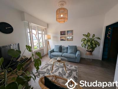 Chambre - 9 m² - 1 pièce