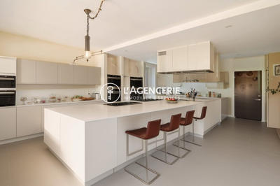 Villa - 400 m² - 7 pièces