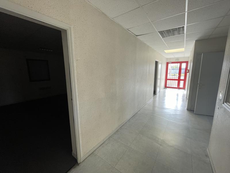 Bureau - 572 m²