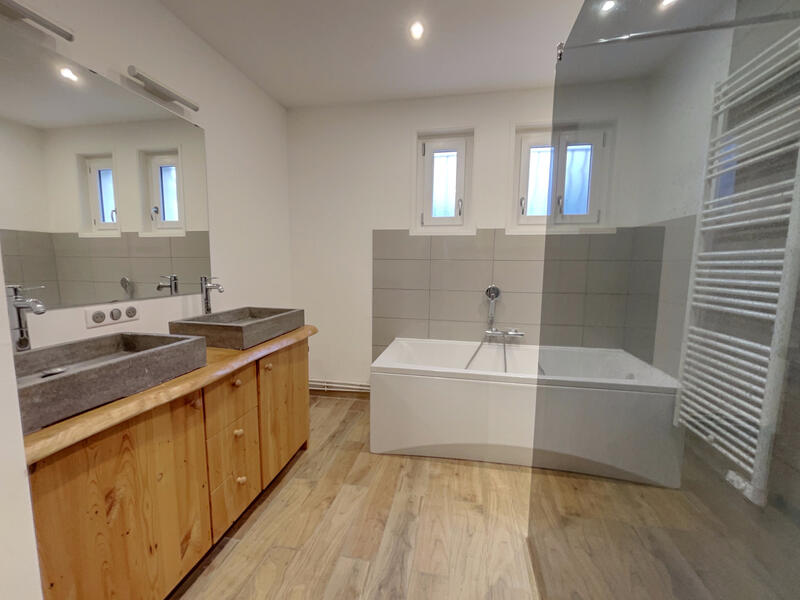 Maison - 167 m² - 6 pièces