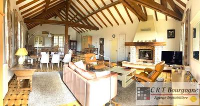 Maison - 240 m² - 8 pièces