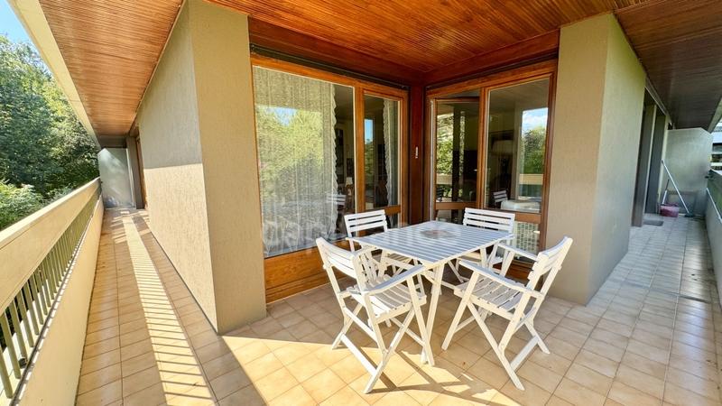 Appartement - 90 m² - 4 pièces