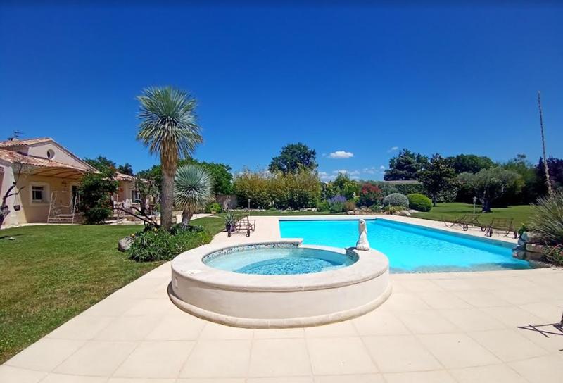 Propriété - 338 m² - 11 pièces