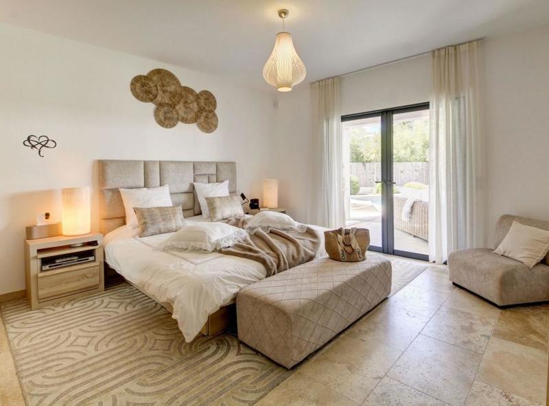 Maison - 203 m² - 8 pièces