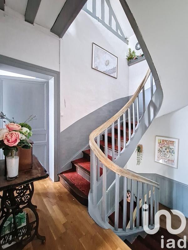 Maison - 197 m² - 9 pièces