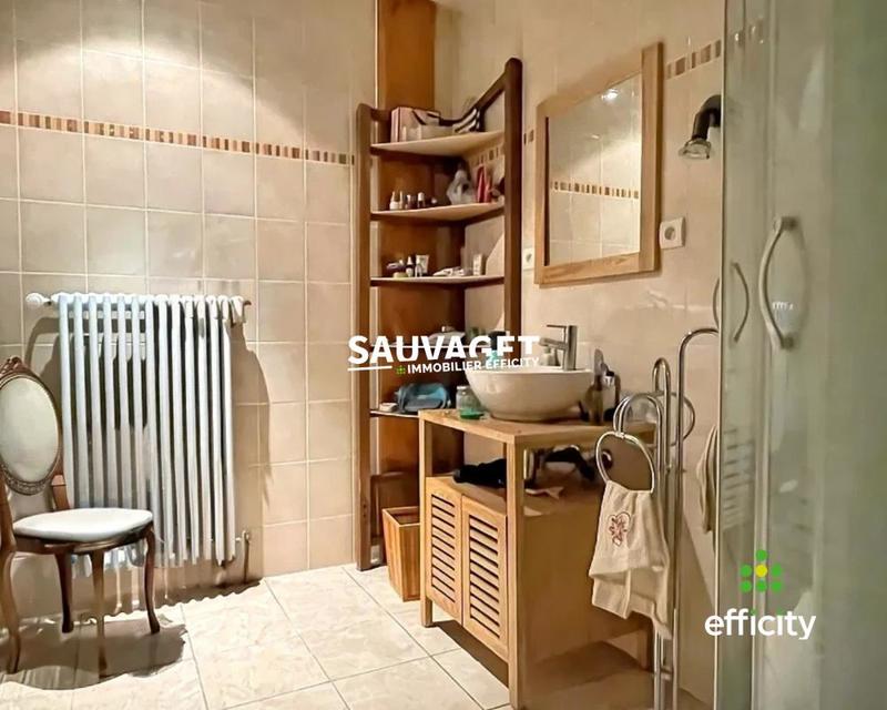 Maison - 320 m² - 11 pièces