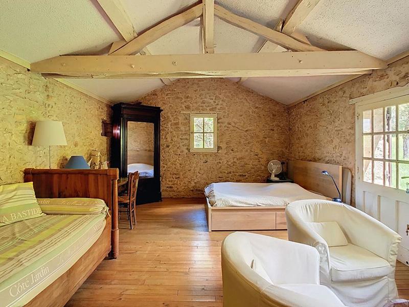 Maison - 270 m² - 13 pièces