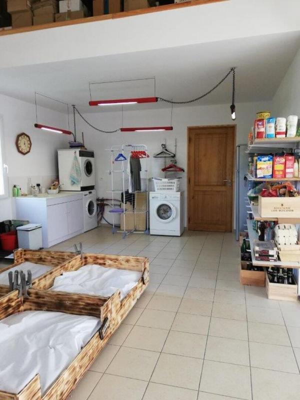 Propriété - 291 m² - 9 pièces