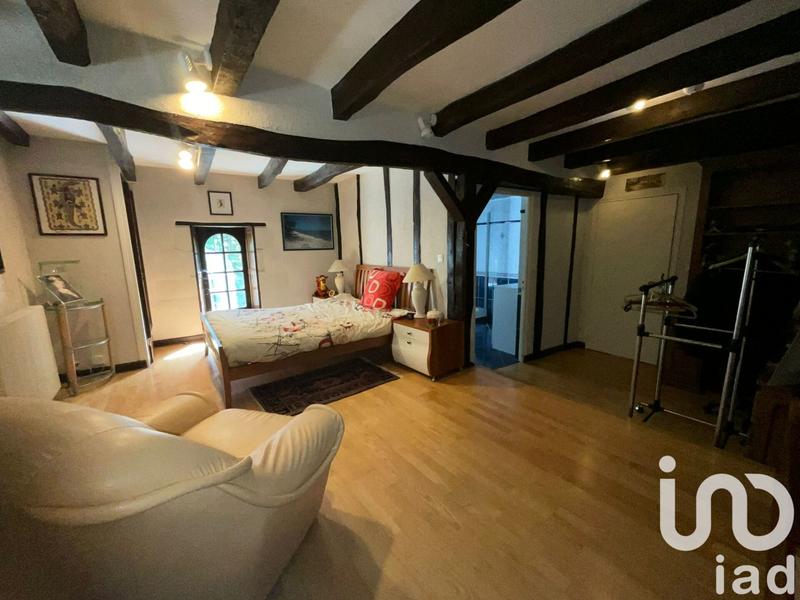 Maison - 656 m² - 10 pièces