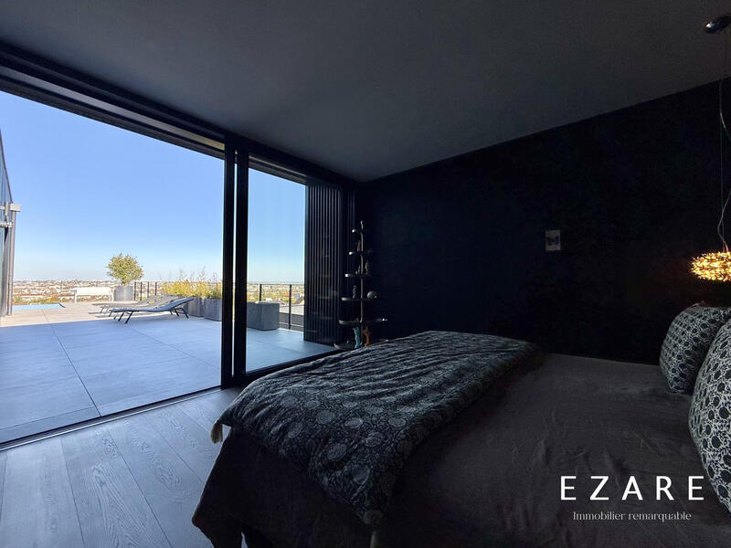 Maison - 232 m² - 6 pièces