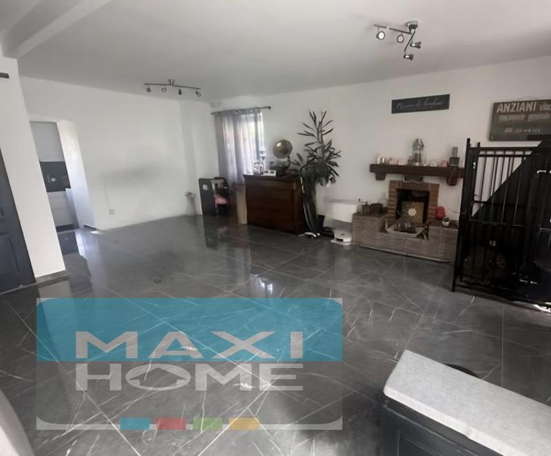 Villa - 262 m² - 9 pièces