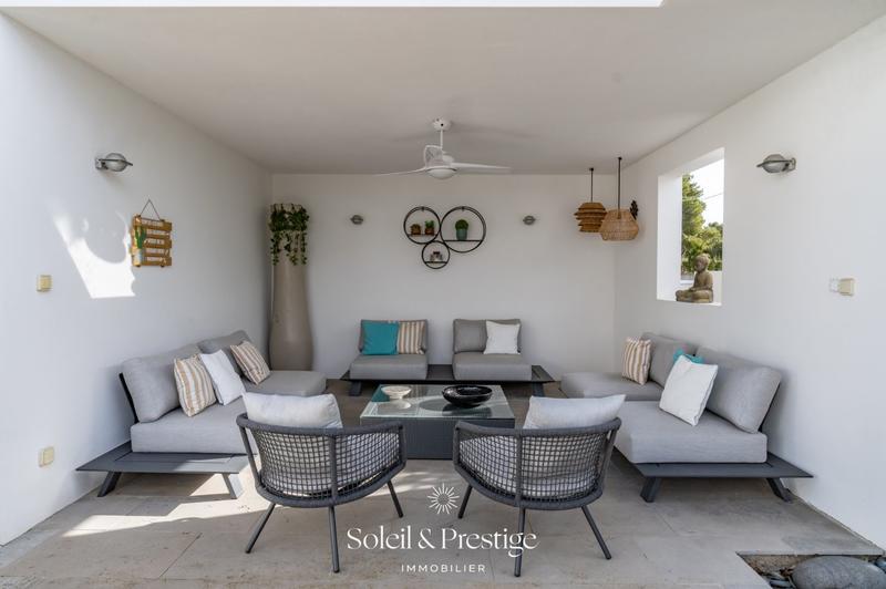 Maison - 313 m² - 8 pièces