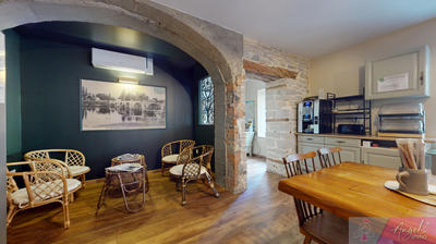 Local commercial - 180 m² - 6 pièces