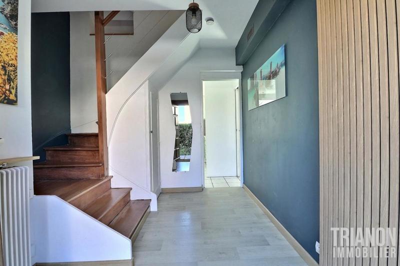 Maison - 153 m² - 9 pièces