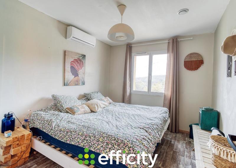 Villa - 90 m² - 5 pièces