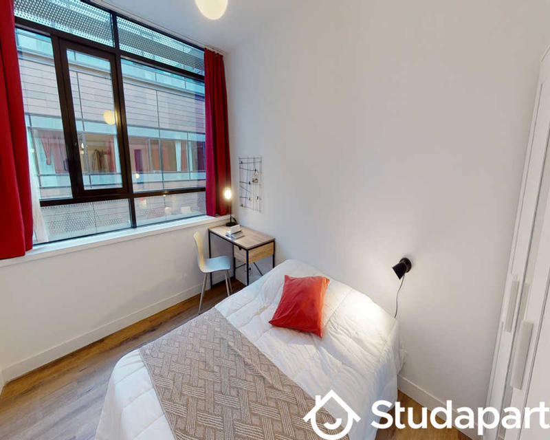 Chambre - 220 m² - 1 pièce