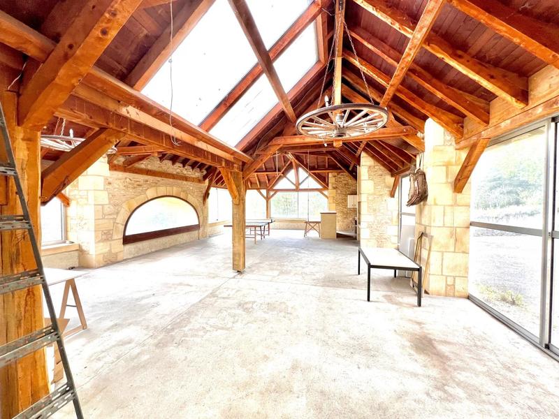 Maison - 275 m² - 11 pièces