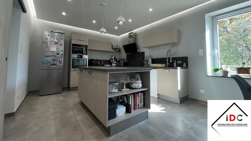 Appartement - 163 m² - 6 pièces