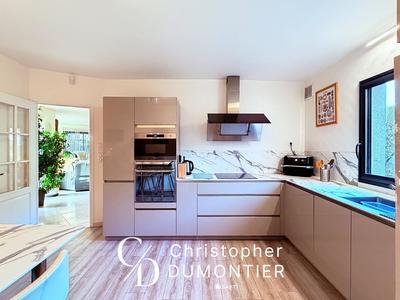 Maison - 170 m² - 7 pièces