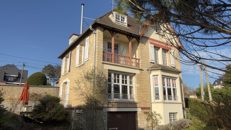 Maison - 188 m² - 8 pièces