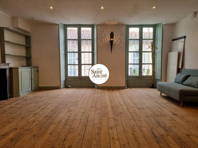 Maison - 427 m² - 13 pièces