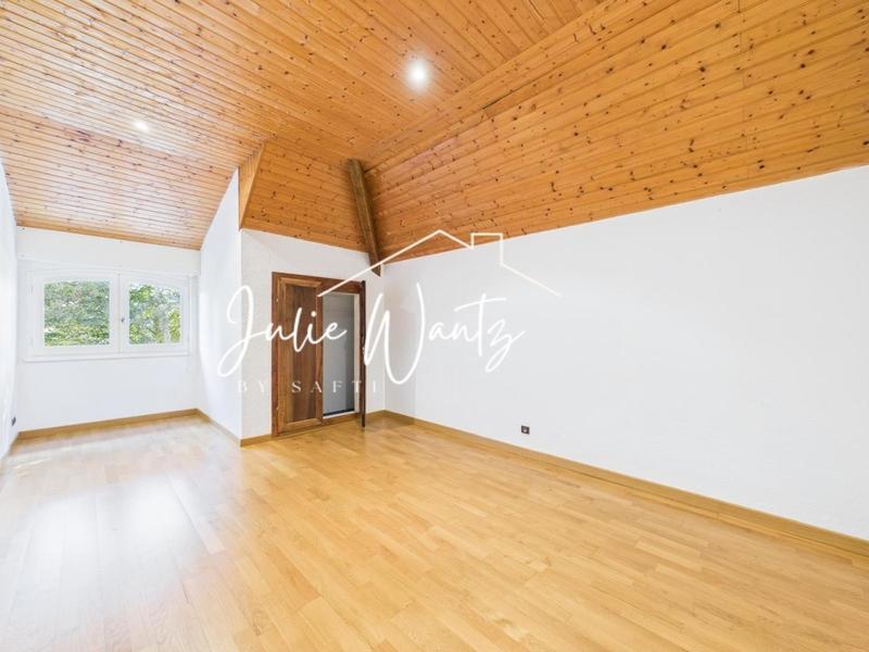 Maison - 400 m² - 8 pièces