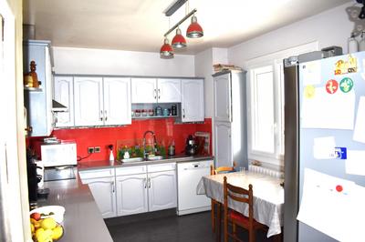 Maison - 215 m² - 14 pièces