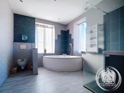 Maison - 198 m² - 8 pièces