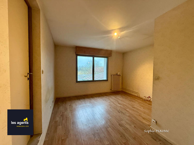 Maison - 185 m² - 9 pièces