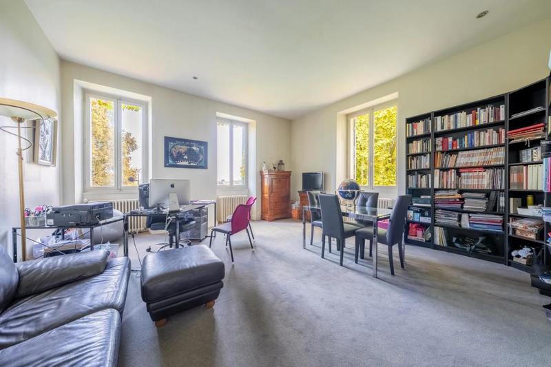 Château - 600 m² - 12 pièces