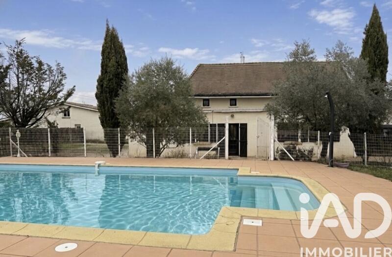 Maison - 180 m² - 9 pièces