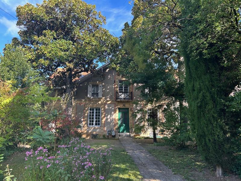 Maison - 200 m² - 10 pièces