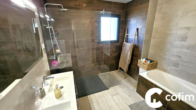 Maison - 135 m² - 6 pièces