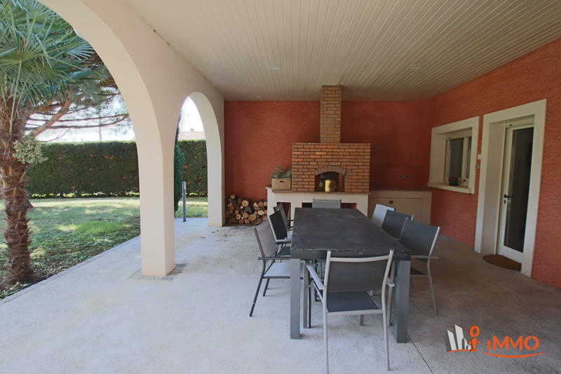 Maison - 200 m² - 6 pièces