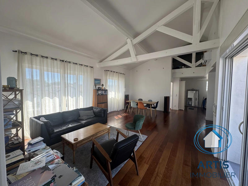 Appartement - 98 m² - 3 pièces