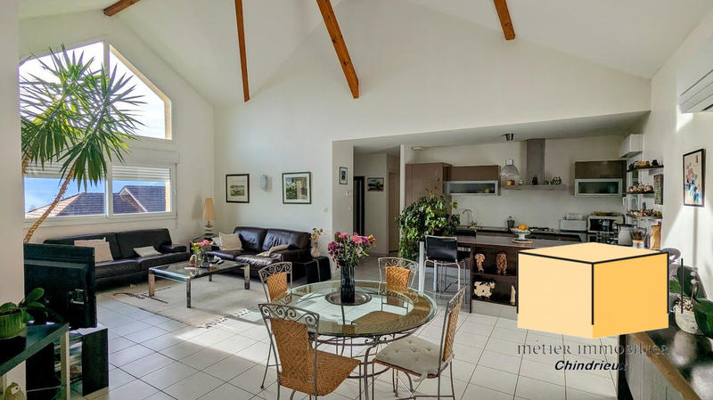 Maison - 97 m² - 5 pièces