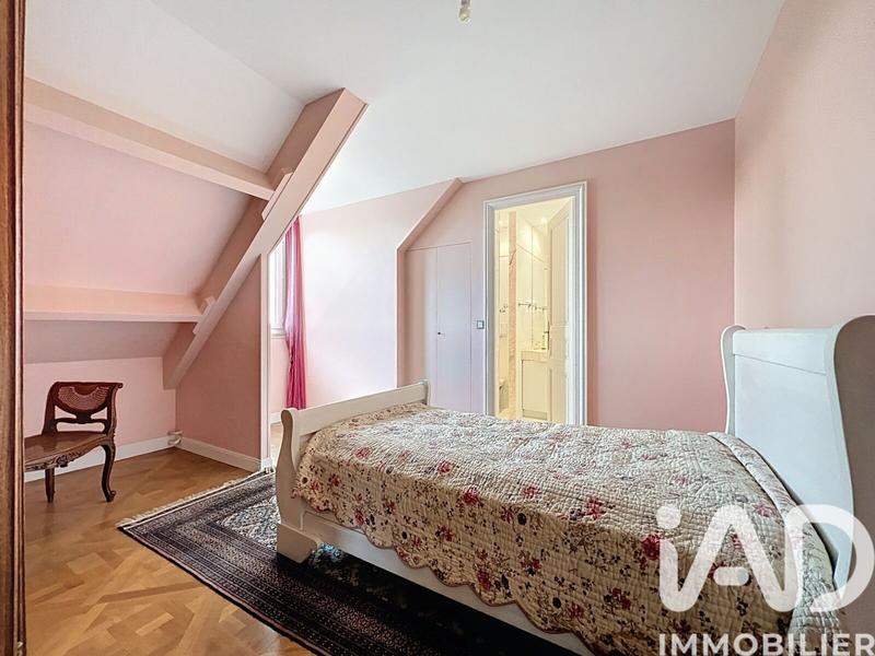 Maison - 400 m² - 10 pièces