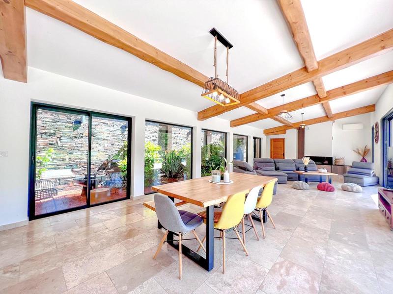 Maison contemporaine - 290 m² - 8 pièces