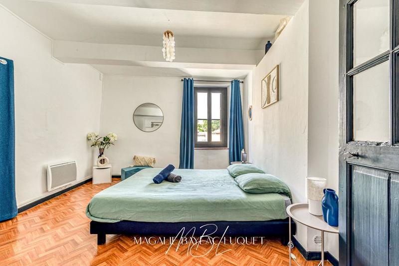 Maison - 297 m² - 7 pièces