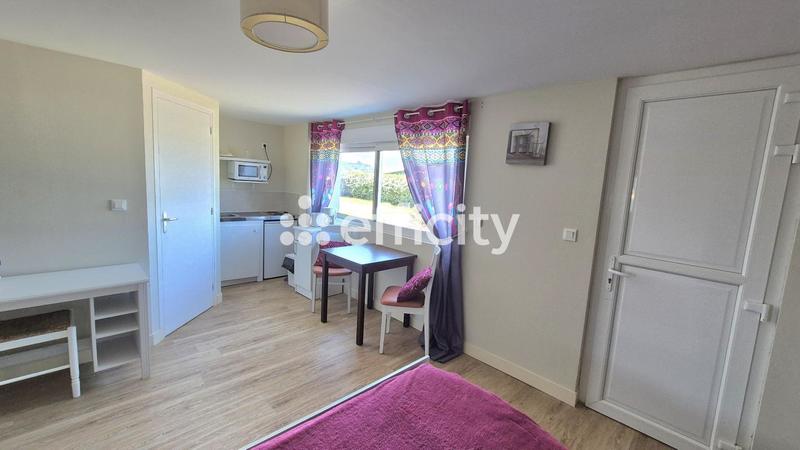 Maison - 310 m² - 13 pièces