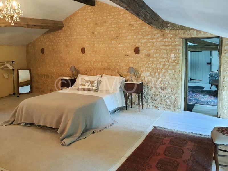 Maison en pierre - 189 m² - 4 pièces