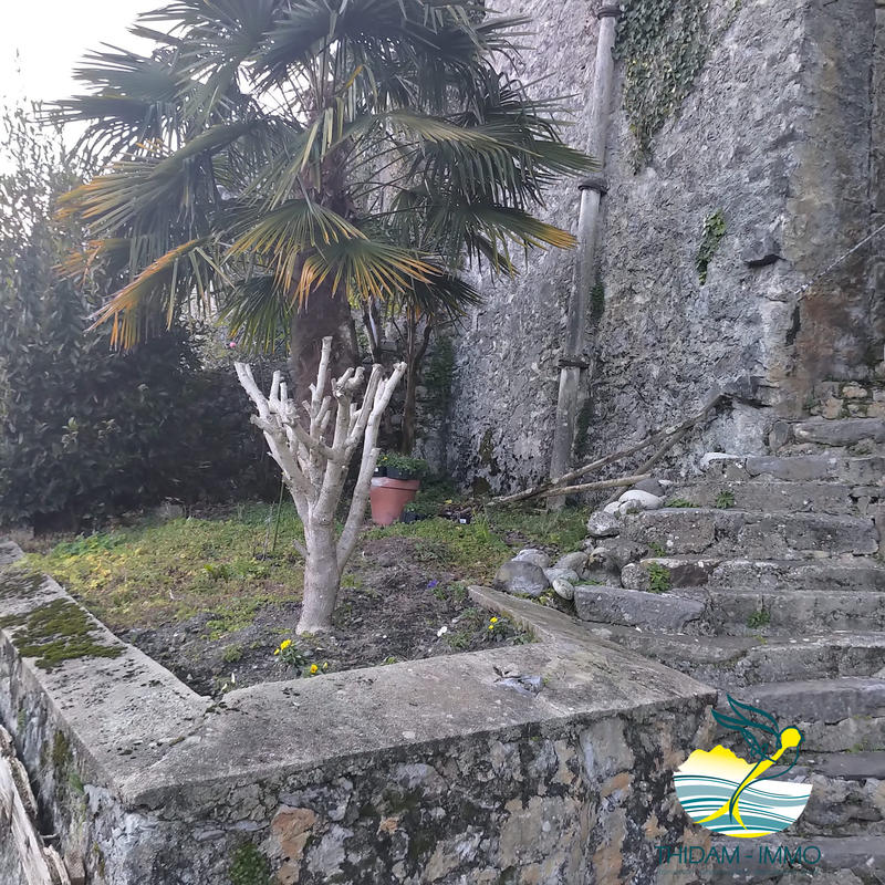 Maison traditionnelle - 232 m² - 10 pièces