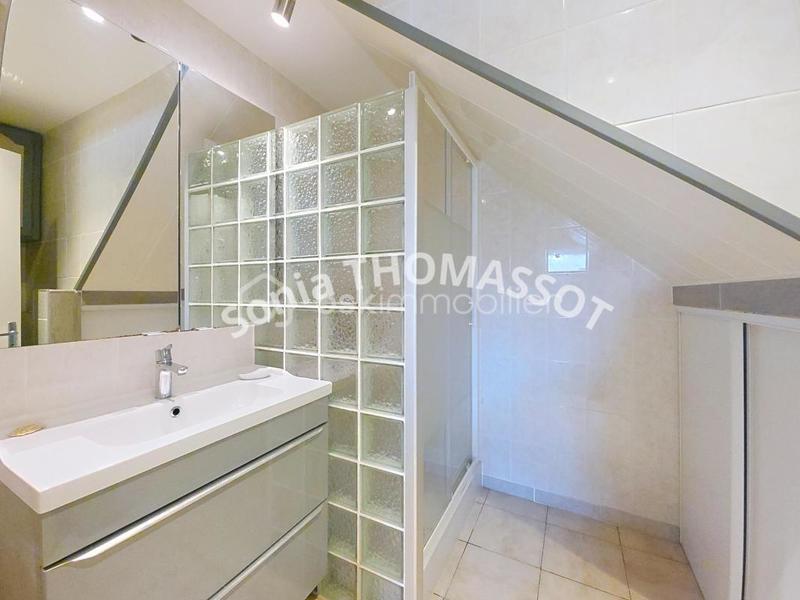 Maison - 210 m² - 8 pièces