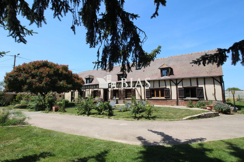 Maison - 224 m² - 11 pièces